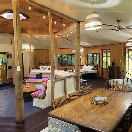 Villa Getaways At Byfield Esterno foto