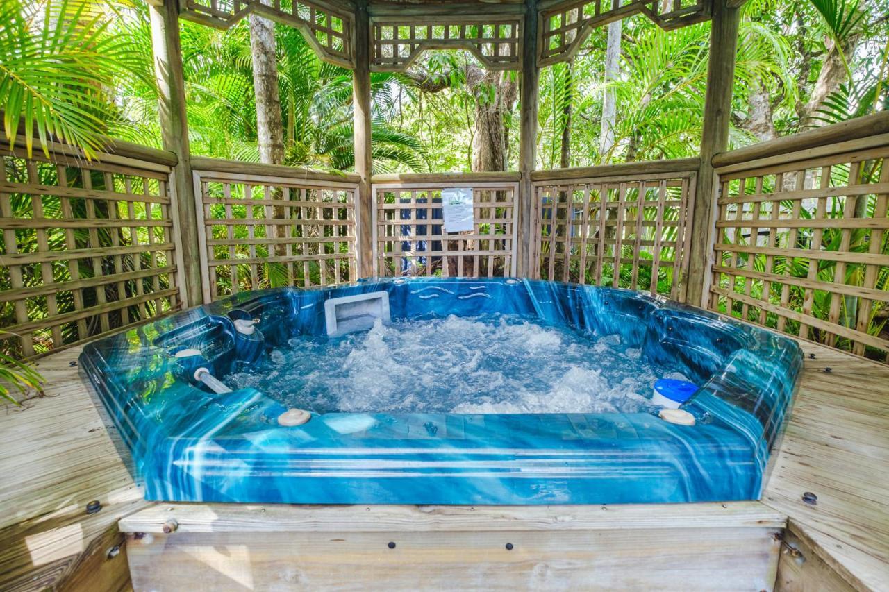 Villa Getaways At Byfield Esterno foto